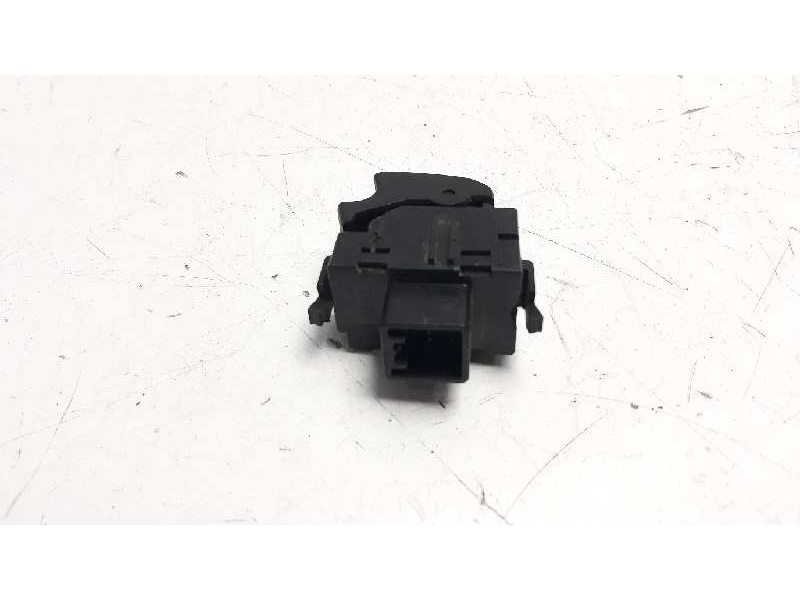 Recambio de mando elevalunas trasero derecho para toyota corolla (e12) 2.0 d-4d linea luna berlina referencia OEM IAM 37077B 848