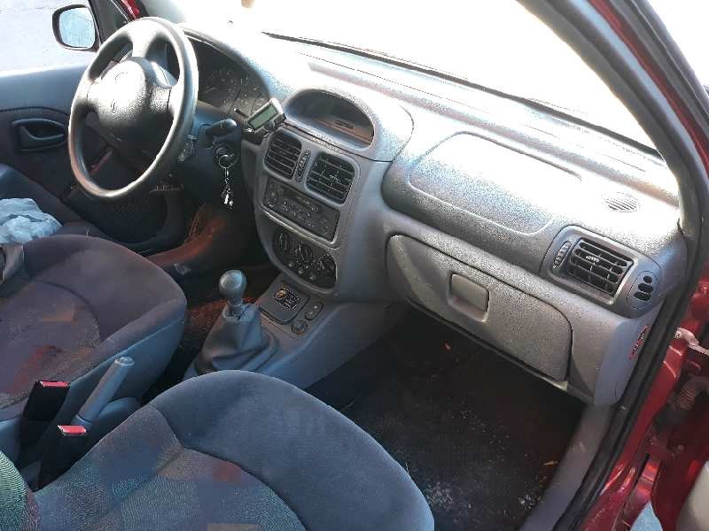 renault clio ii fase i (b/cbo) del año 2000