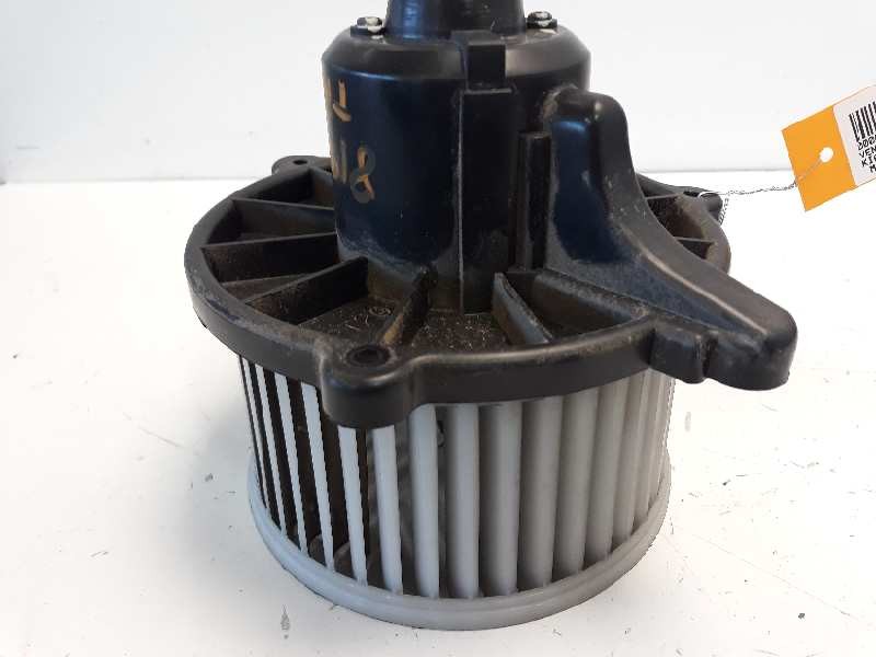 Recambio de ventilador calefaccion para kia carnival ii 2.5 v6 ex referencia OEM IAM 0K55261R07  