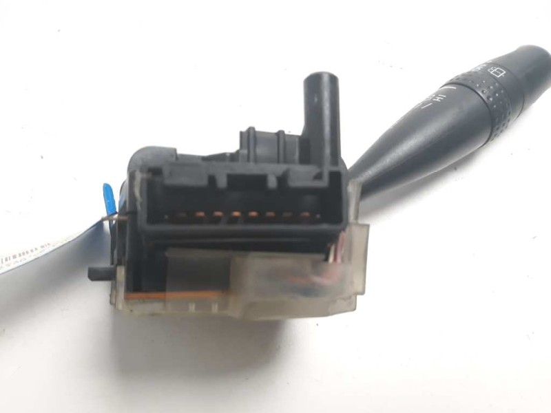 Recambio de mando limpia para toyota corolla (e12) 2.0 d-4d linea luna berlina referencia OEM IAM 173647  