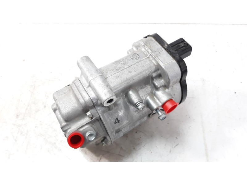 Recambio de compresor aire acondicionado para toyota corolla (e21) referencia OEM IAM 0424001201  