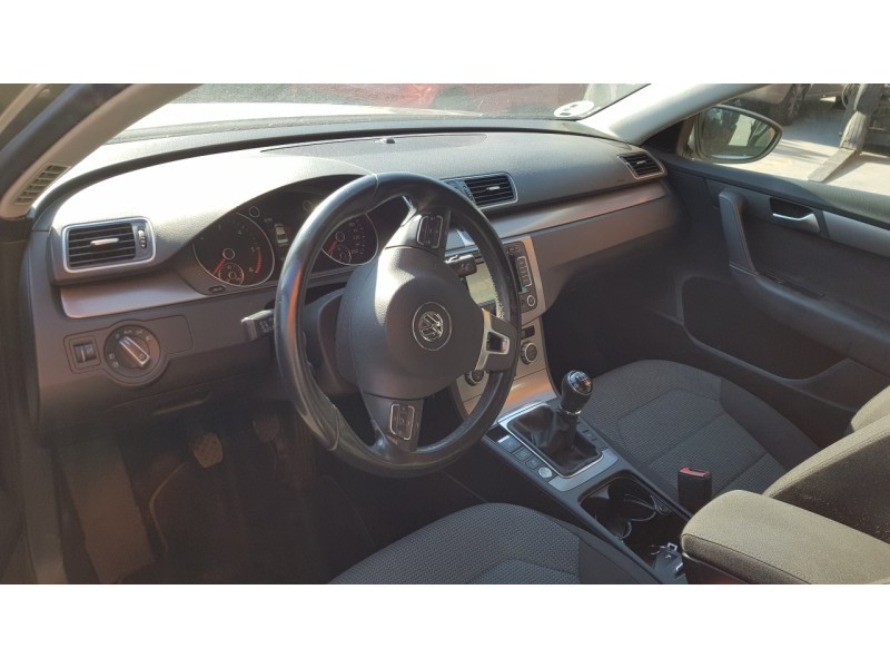 volkswagen passat lim. (362) del año 2014