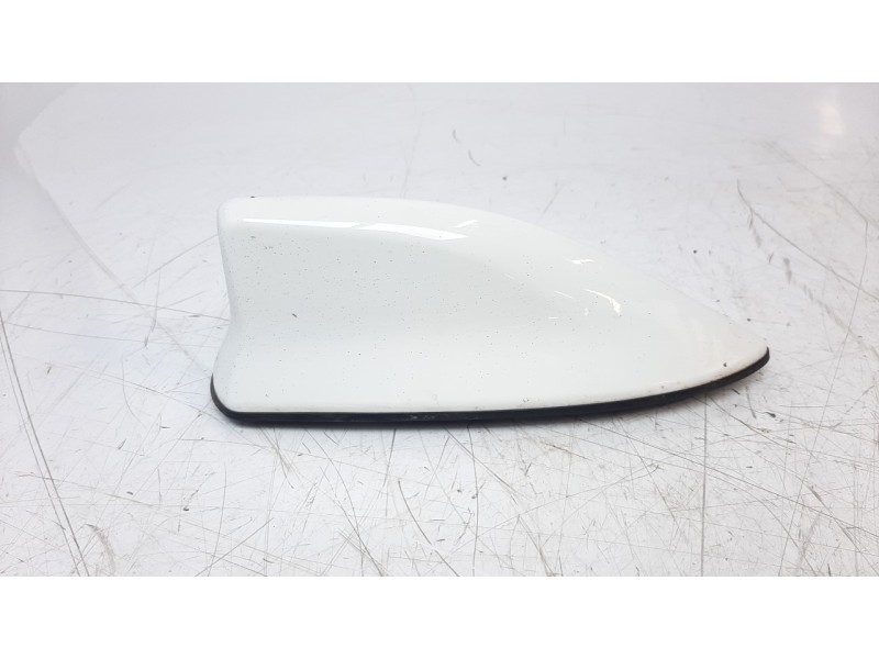 Recambio de antena para toyota corolla (e21) referencia OEM IAM 8607747010A0  