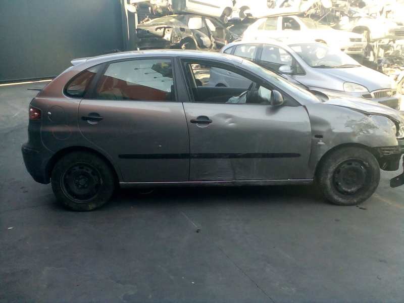seat ibiza (6l1) del año 2004