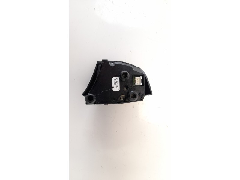 Recambio de mando volante para volvo v40 kinetic referencia OEM IAM 3133446  
