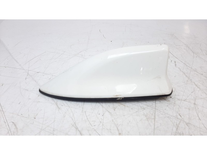 Recambio de antena para toyota corolla (e21) referencia OEM IAM 8607747010A0  