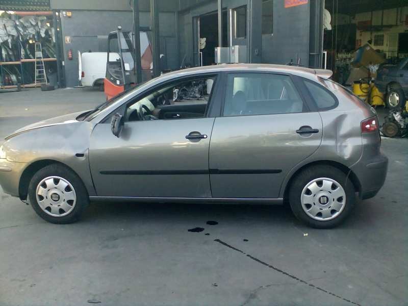 seat ibiza (6l1) del año 2004