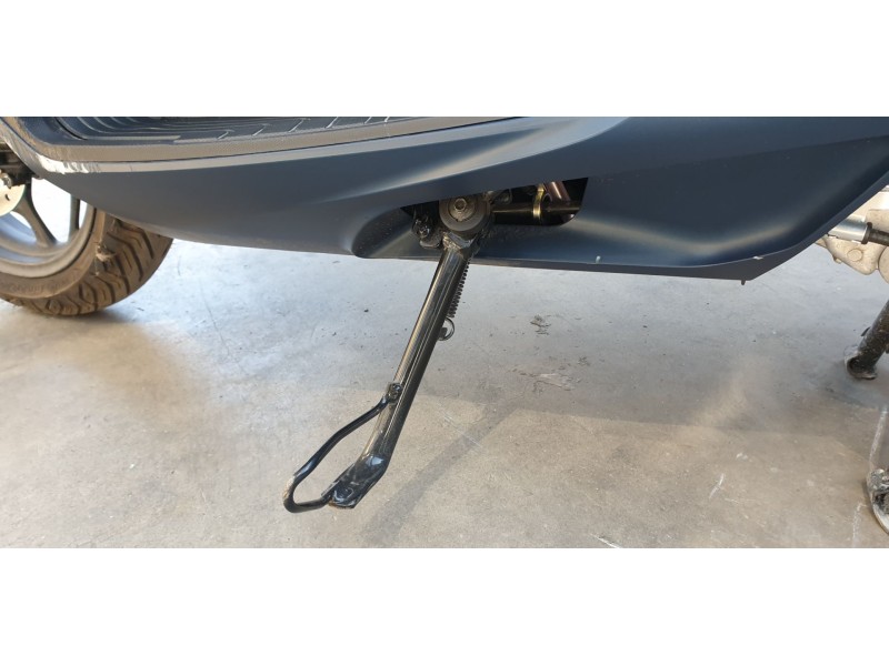 Recambio de caballete lateral para honda pcx 125 referencia OEM IAM 50530K35V00  