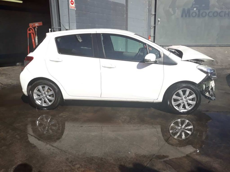 toyota yaris del año 2012