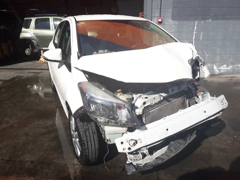 toyota yaris del año 2012