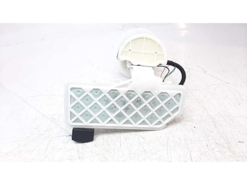 Recambio de bomba combustible para toyota corolla (e21) referencia OEM IAM 7702002C21  