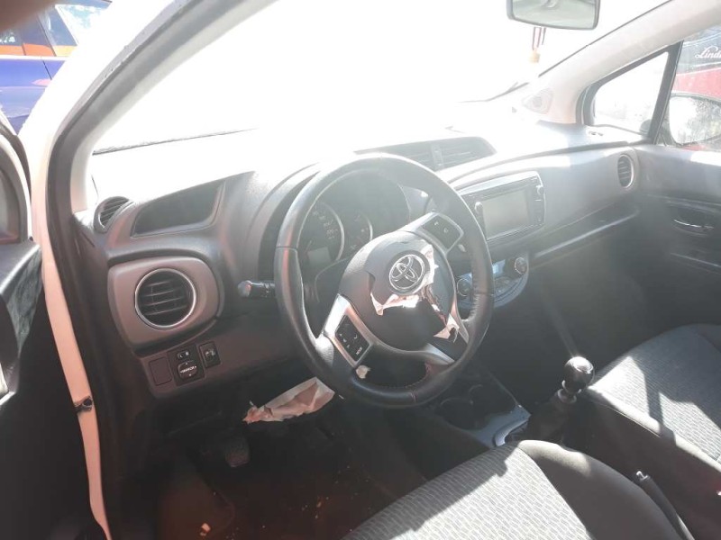 toyota yaris del año 2012