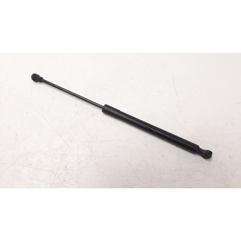 Recambio de amortiguadores capo para dacia dokker 1.5 blue dci diesel fap cat referencia OEM IAM 654704175R 45CM445NM 