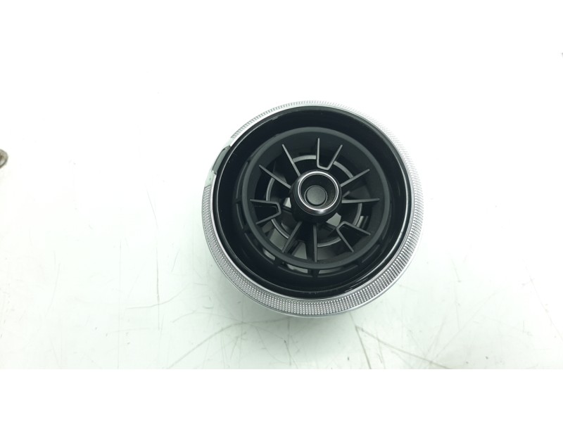 Recambio de rejilla aireadora para audi a3 sportback (8vf) 1.5 16v tsi act referencia OEM IAM 81A820901F  