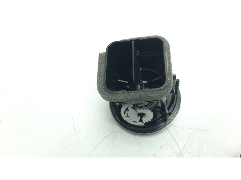 Recambio de rejilla aireadora para audi a3 sportback (8vf) 1.5 16v tsi act referencia OEM IAM 81A820901F  