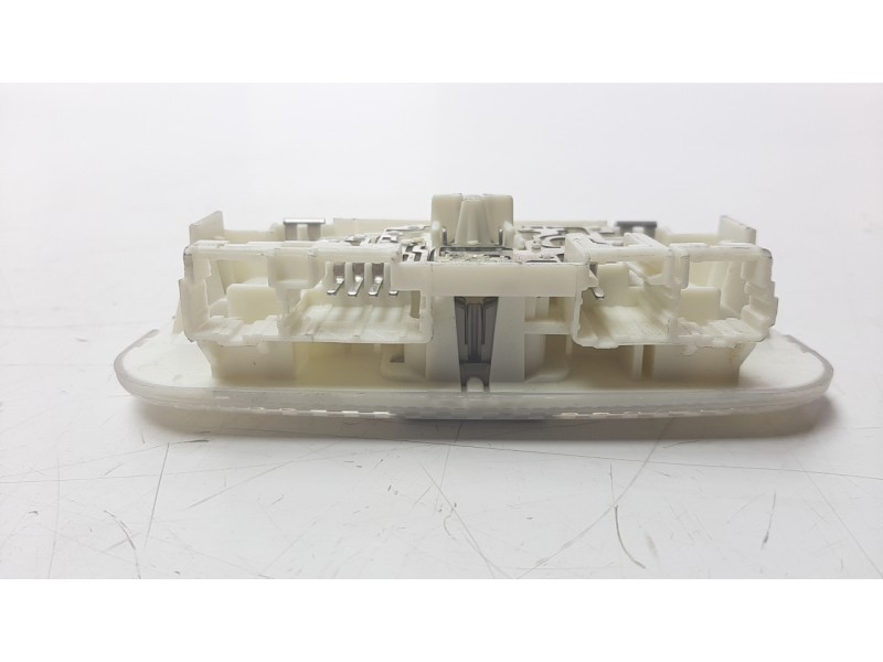 Recambio de luz interior para citroen c3 1.4 hdi referencia OEM IAM 9680717080  