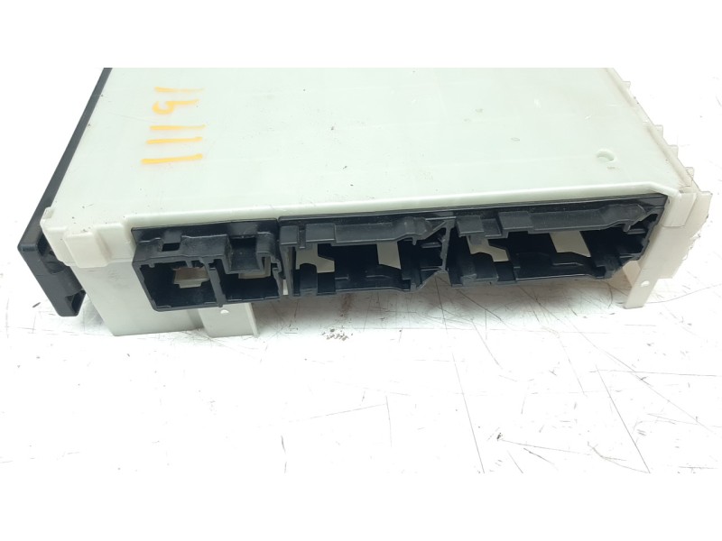 Recambio de caja reles / fusibles para toyota corolla (e21) referencia OEM IAM 63589313  