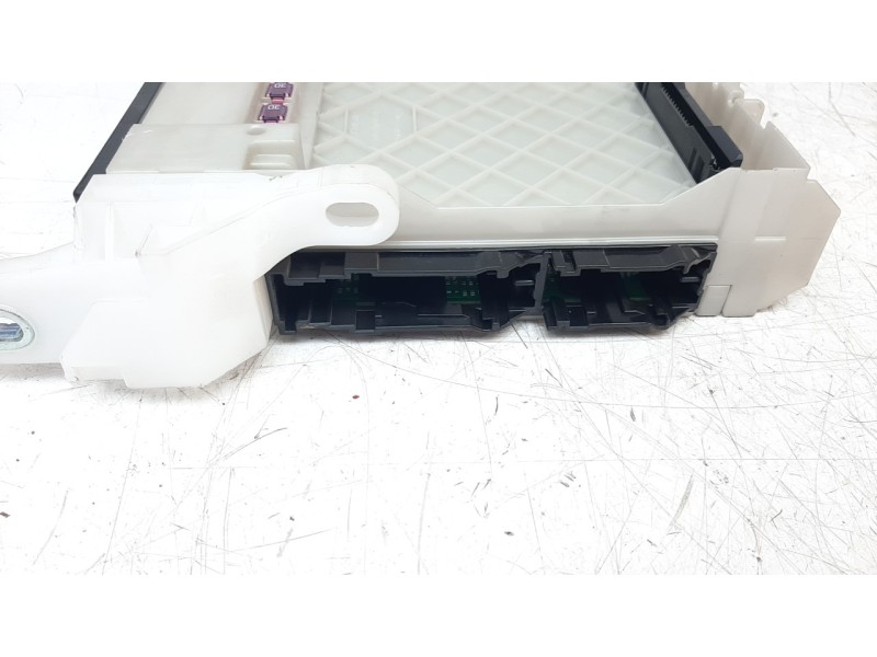 Recambio de caja reles / fusibles para toyota corolla (e21) referencia OEM IAM 63589313  