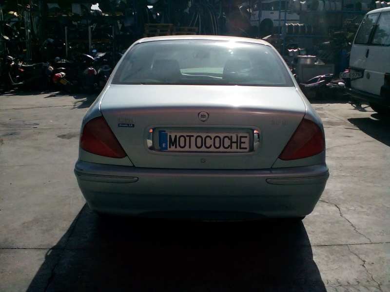 lancia lybra berlina del año 1999