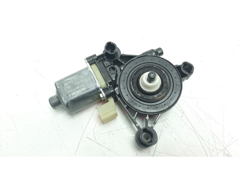 Recambio de motor elevalunas trasero derecho para audi a3 sportback (8vf) 1.5 16v tsi act referencia OEM IAM 5Q0959802  