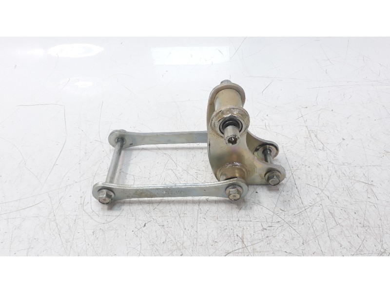 Recambio de puente trasero para honda x-adv referencia OEM IAM 52465MKHD00  