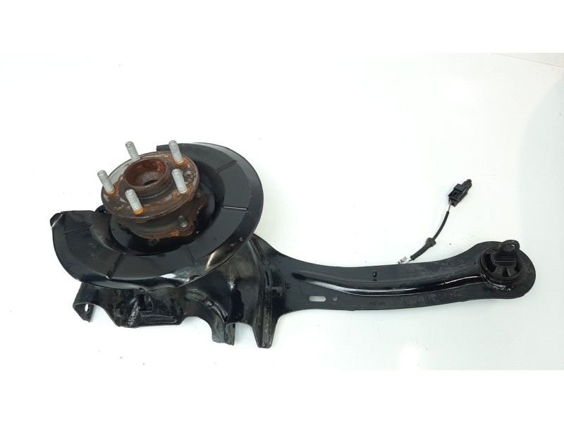 Recambio de mangueta trasera derecha para volvo v40 kinetic referencia OEM IAM 31406755  