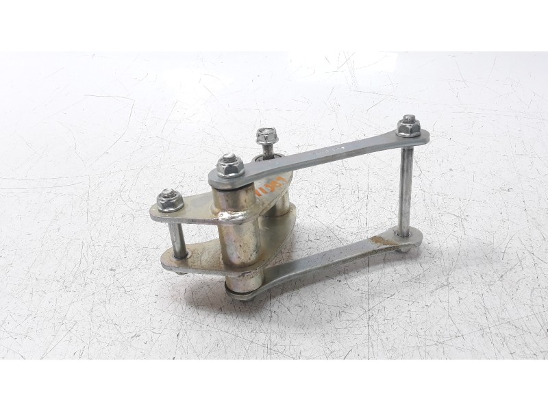 Recambio de puente trasero para honda x-adv referencia OEM IAM 52465MKHD00  