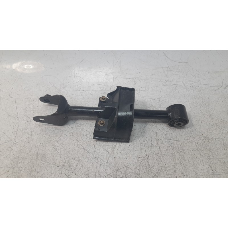 Recambio de brazo suspension inferior trasero izquierdo para mazda cx-5 2.2 turbodiesel cat referencia OEM IAM KB7W28556  