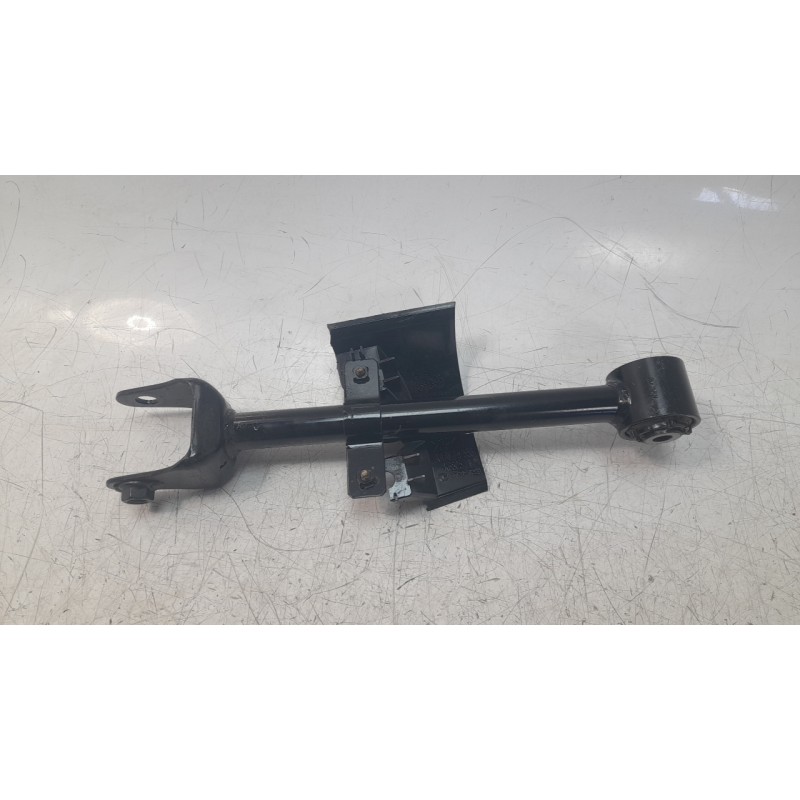 Recambio de brazo suspension inferior trasero izquierdo para mazda cx-5 2.2 turbodiesel cat referencia OEM IAM KB7W28556  