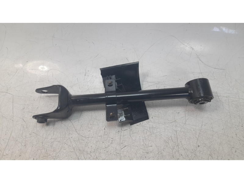 Recambio de brazo suspension inferior trasero izquierdo para mazda cx-5 2.2 turbodiesel cat referencia OEM IAM KB7W28556  