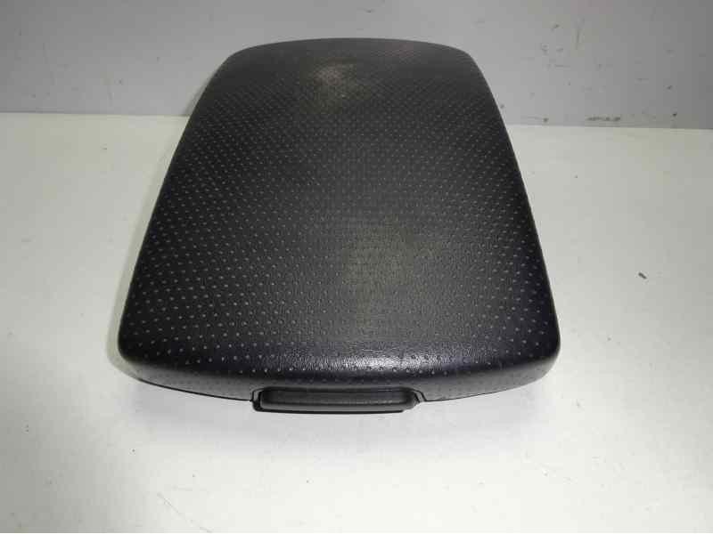 Recambio de apoyabrazos central para ssangyong korando 2.9 turbodiesel cat referencia OEM IAM   