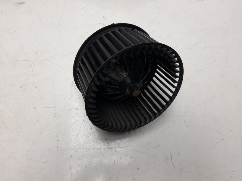 Recambio de ventilador calefaccion para volvo v40 kinetic referencia OEM IAM A000965503  