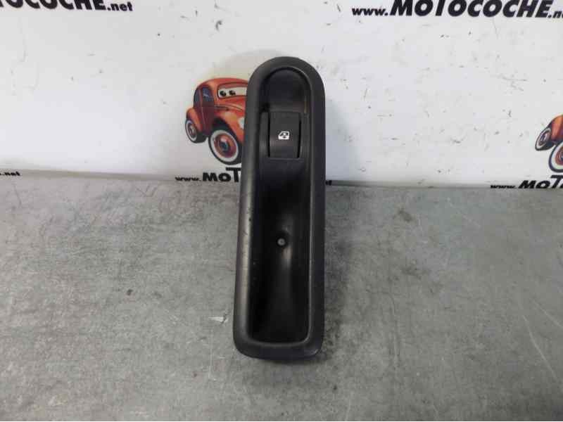 Recambio de mando elevalunas trasero derecho para renault scenic ii luxe dynamique referencia OEM IAM  156013870 