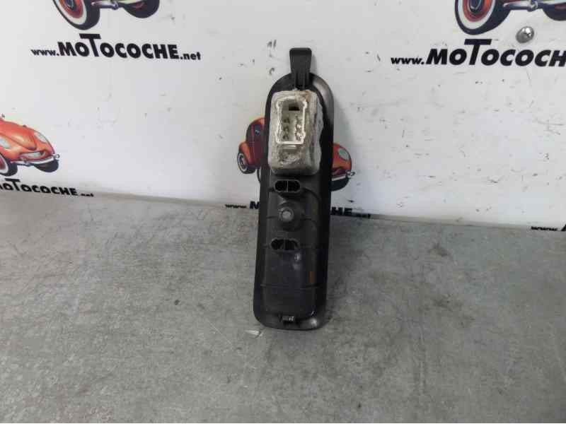 Recambio de mando elevalunas trasero derecho para renault scenic ii luxe dynamique referencia OEM IAM  156013870 