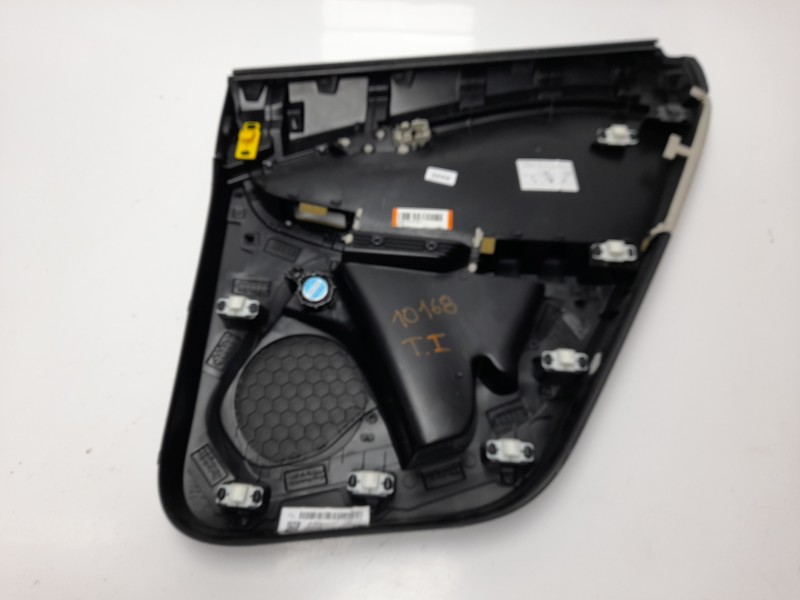 Recambio de guarnecido puerta trasera izquierda para volvo v40 kinetic referencia OEM IAM 31407496  