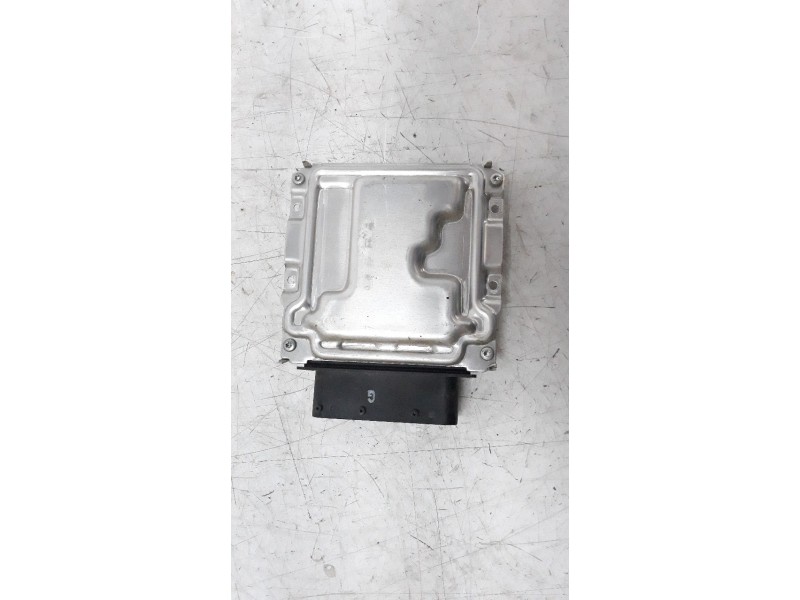 Recambio de centralita motor uce para hyundai i20 1.2 16v cat referencia OEM IAM 3911103700  