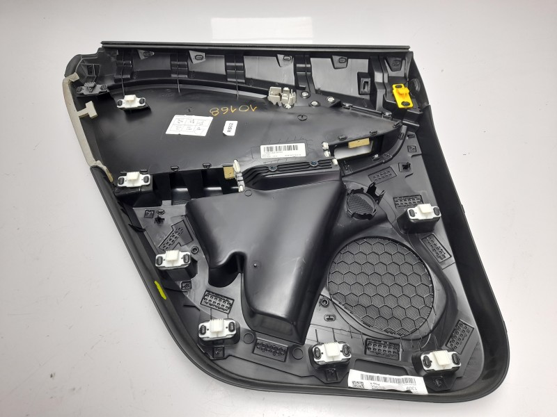 Recambio de guarnecido puerta trasera derecha para volvo v40 kinetic referencia OEM IAM 31407497  