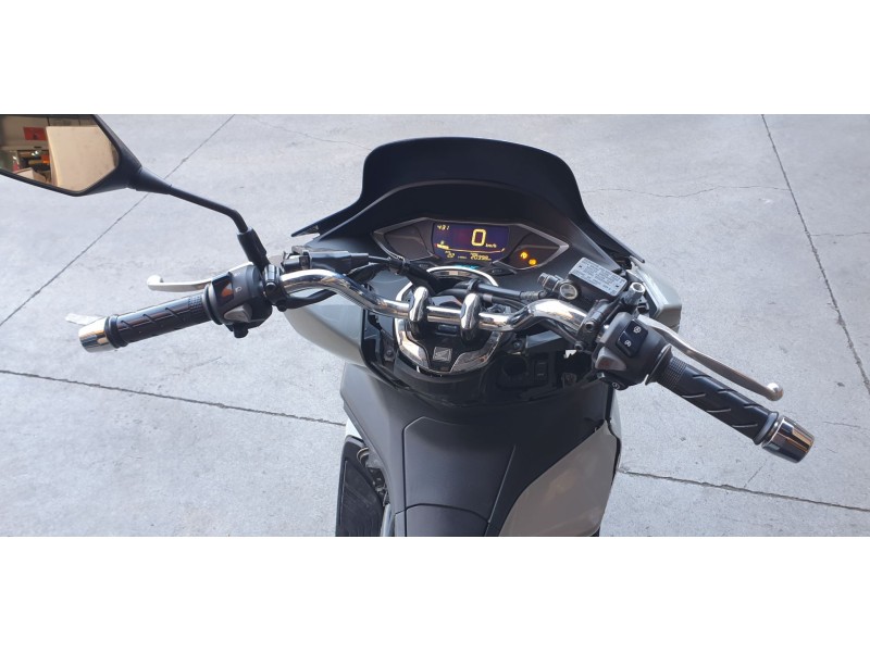 Recambio de manillar para honda pcx 125 referencia OEM IAM 53100K97T00  