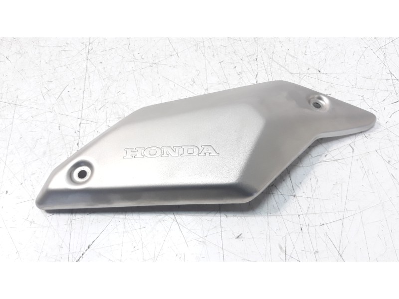 Recambio de moldura para honda x-adv referencia OEM IAM 64540MKTD00  