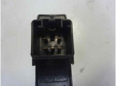 Recambio de mando elevalunas trasero derecho para volvo s40 berlina 1.6 referencia OEM IAM 30889757   2