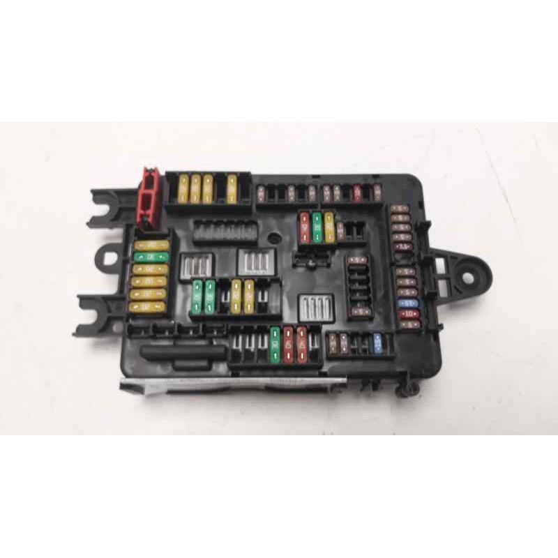 Recambio de caja reles / fusibles para bmw serie 1 lim. 5-trg. (f20) 116d referencia OEM IAM 938907001  