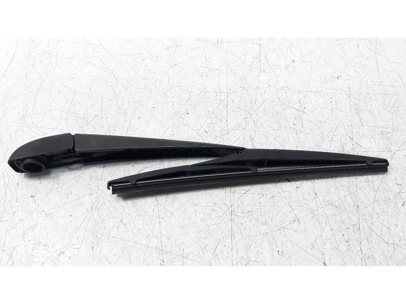 Recambio de brazo limpia trasero para toyota corolla (e21) referencia OEM IAM 8524102080  