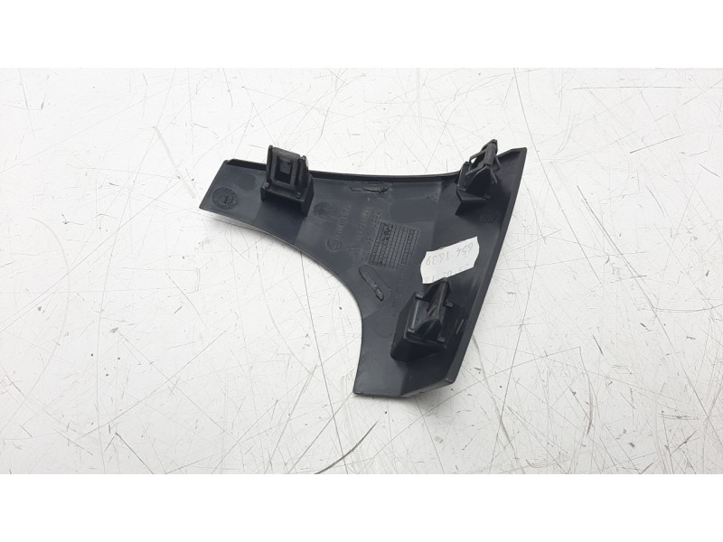 Recambio de moldura para skoda fabia 1.2 tsi referencia OEM IAM 6V1858417A  