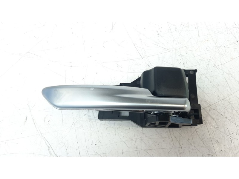 Recambio de maneta interior trasera derecha para toyota corolla (e21) referencia OEM IAM 6927302200  