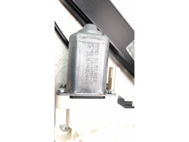 Recambio de elevalunas delantero derecho para audi q5 (8r) 2.0 16v tfsi referencia OEM IAM 8R0837462G  