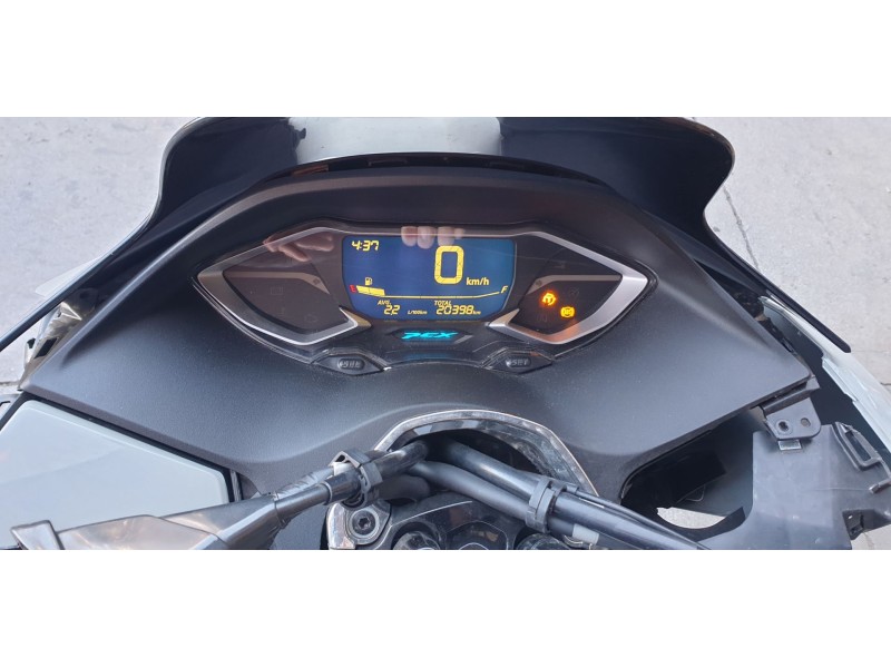 Recambio de moldura para honda pcx 125 referencia OEM IAM 37100K1YD11  