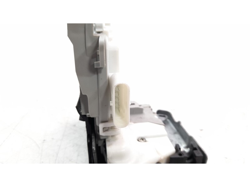 Recambio de cerradura puerta delantera izquierda para audi a3 sportback (8vf) referencia OEM IAM 8K0839015H  