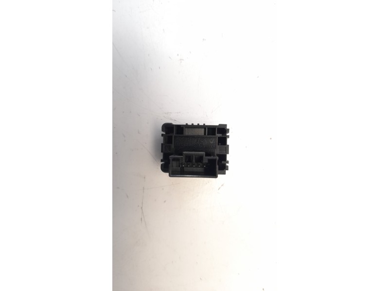 Recambio de interruptor para volkswagen golf vii lim. 1.6 tdi dpf referencia OEM IAM 5G0941333B  