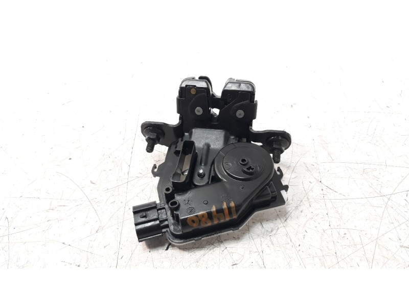 Recambio de cerradura maletero / porton para toyota corolla (e21) referencia OEM IAM 6935002100  