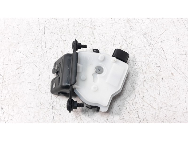 Recambio de cerradura maletero / porton para toyota corolla (e21) referencia OEM IAM 6935002100  
